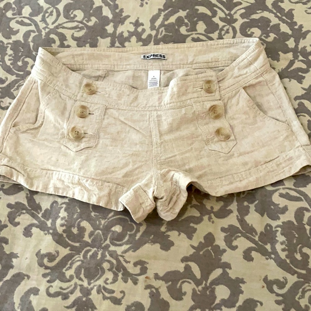 Linen button express shorts
